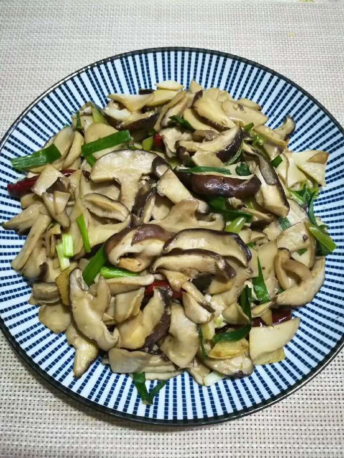 炒香菇